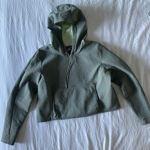 Nike tech packable Womens crop pullover hoodie